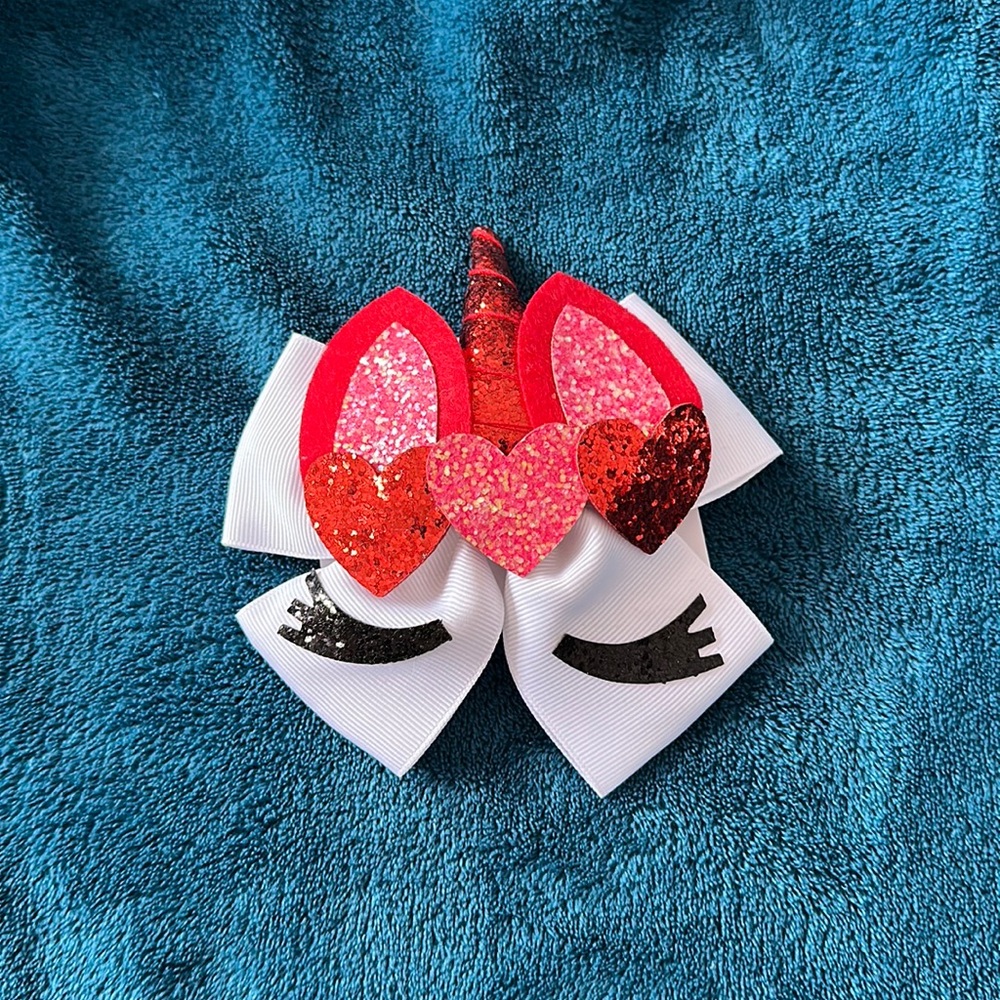 Claire’s Valentines Unicorn Hair Clip